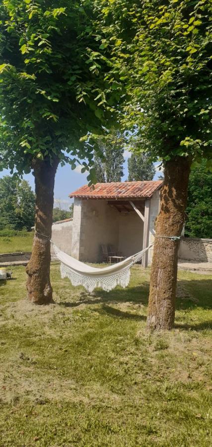 Maison Blanche Cherval Екстер'єр фото